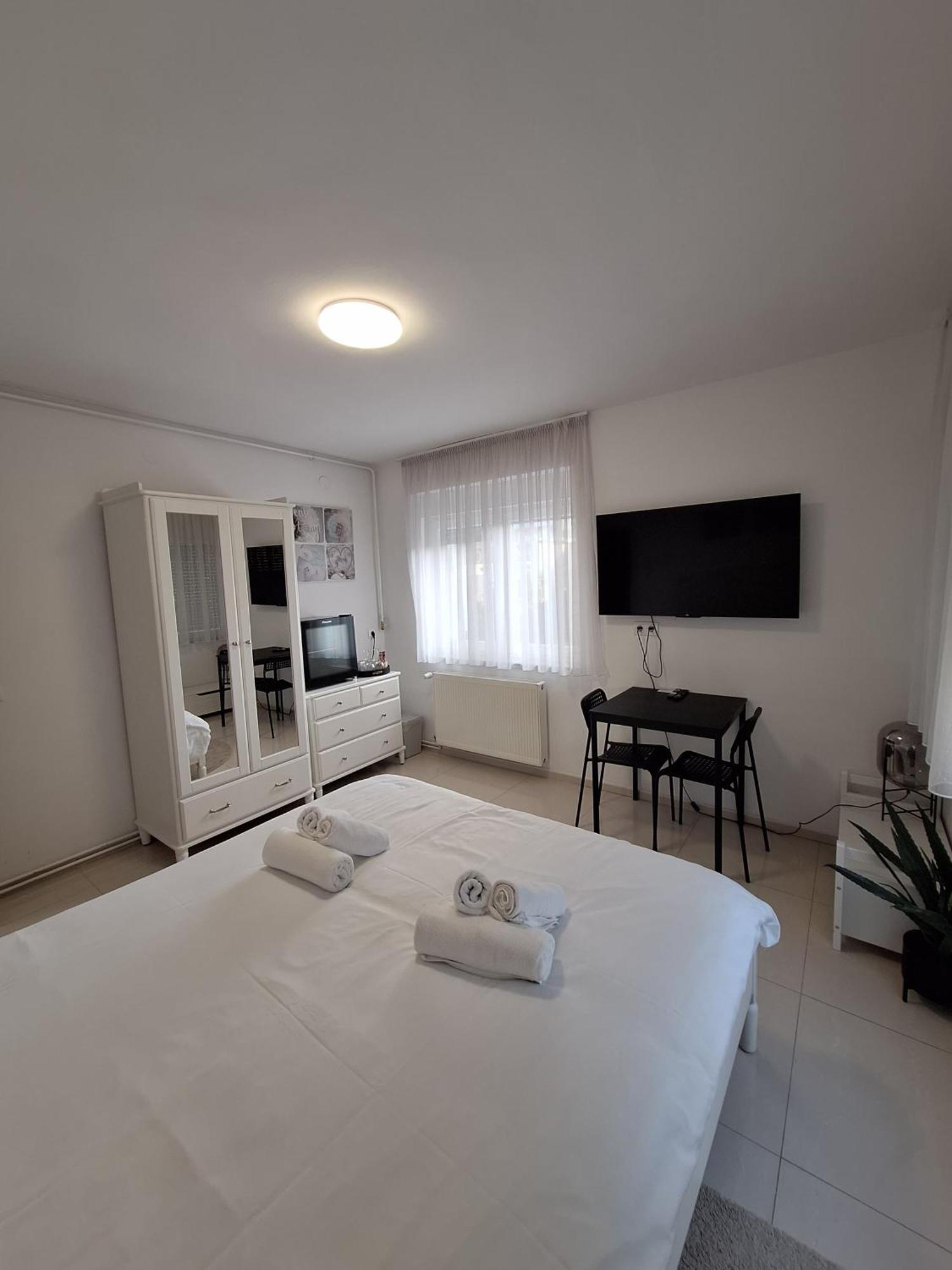 Comfort Rooms Remiza - Free Private Parking - Self Check-In Záhřeb Exteriér fotografie